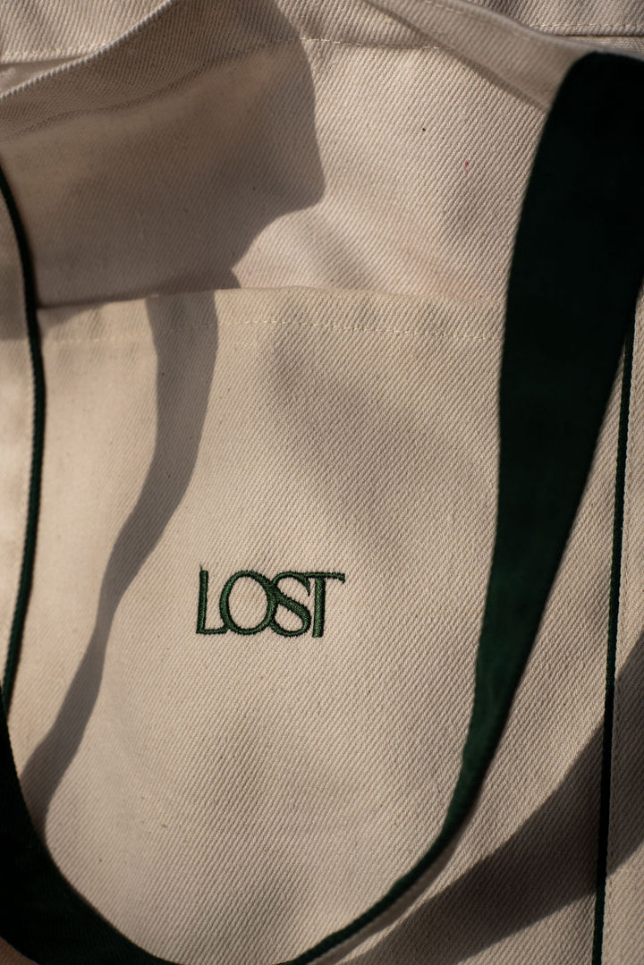 Women’s oversized canvas tote bag for sport and lifestyle by LMC