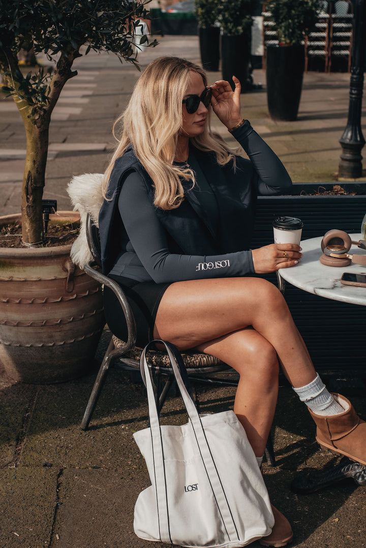 Naomi Skort and Sophia Baselayer in navy, women’s sport set